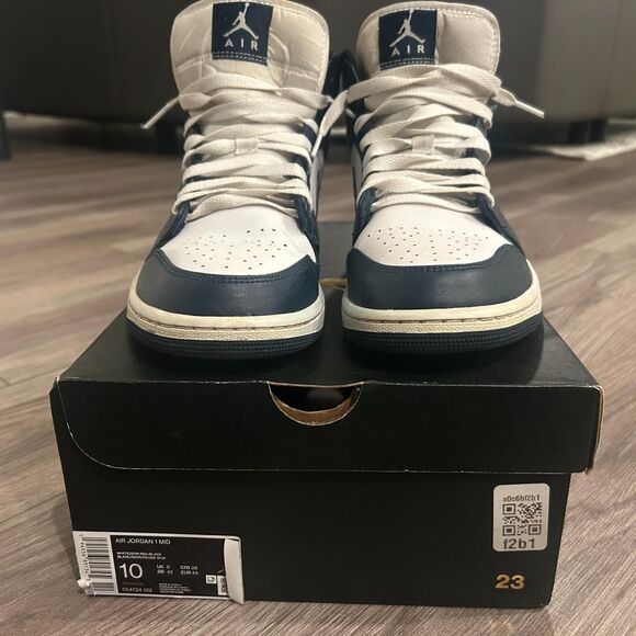 Jordan Men's Navy and Blue Trainers - Picture 1 of 6